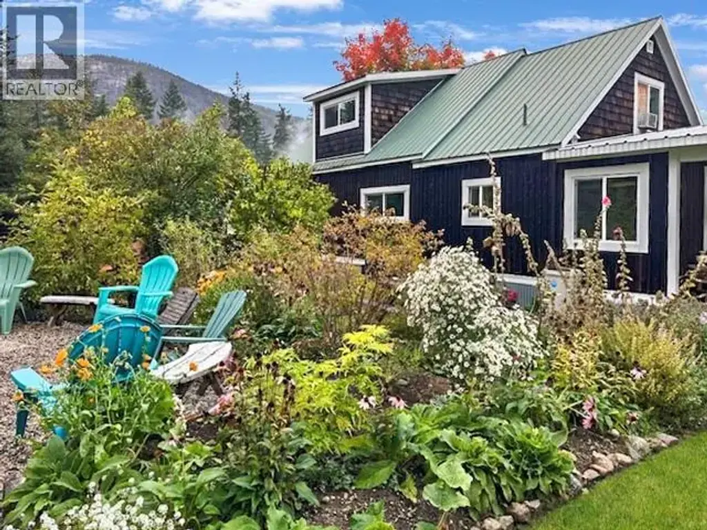 602 Slocan Street, Slocan